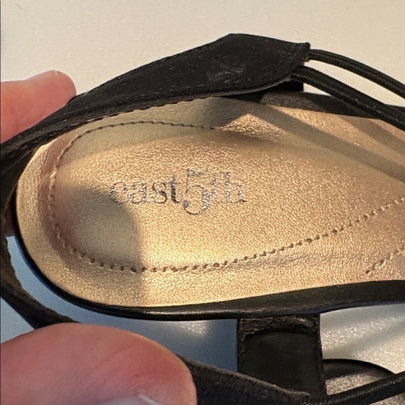 East 5th open toe sling back shoe sandals 1.5” wedge heel fabric black silver - Picture 4 of 11